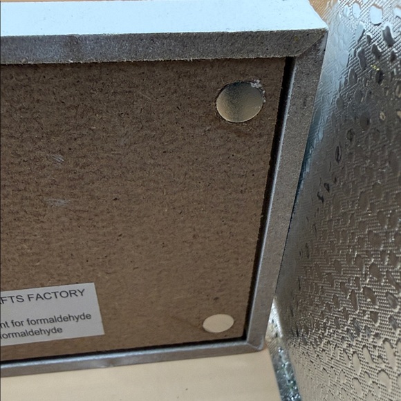 Gray Clean Laundry Sign - Picture 4 of 4